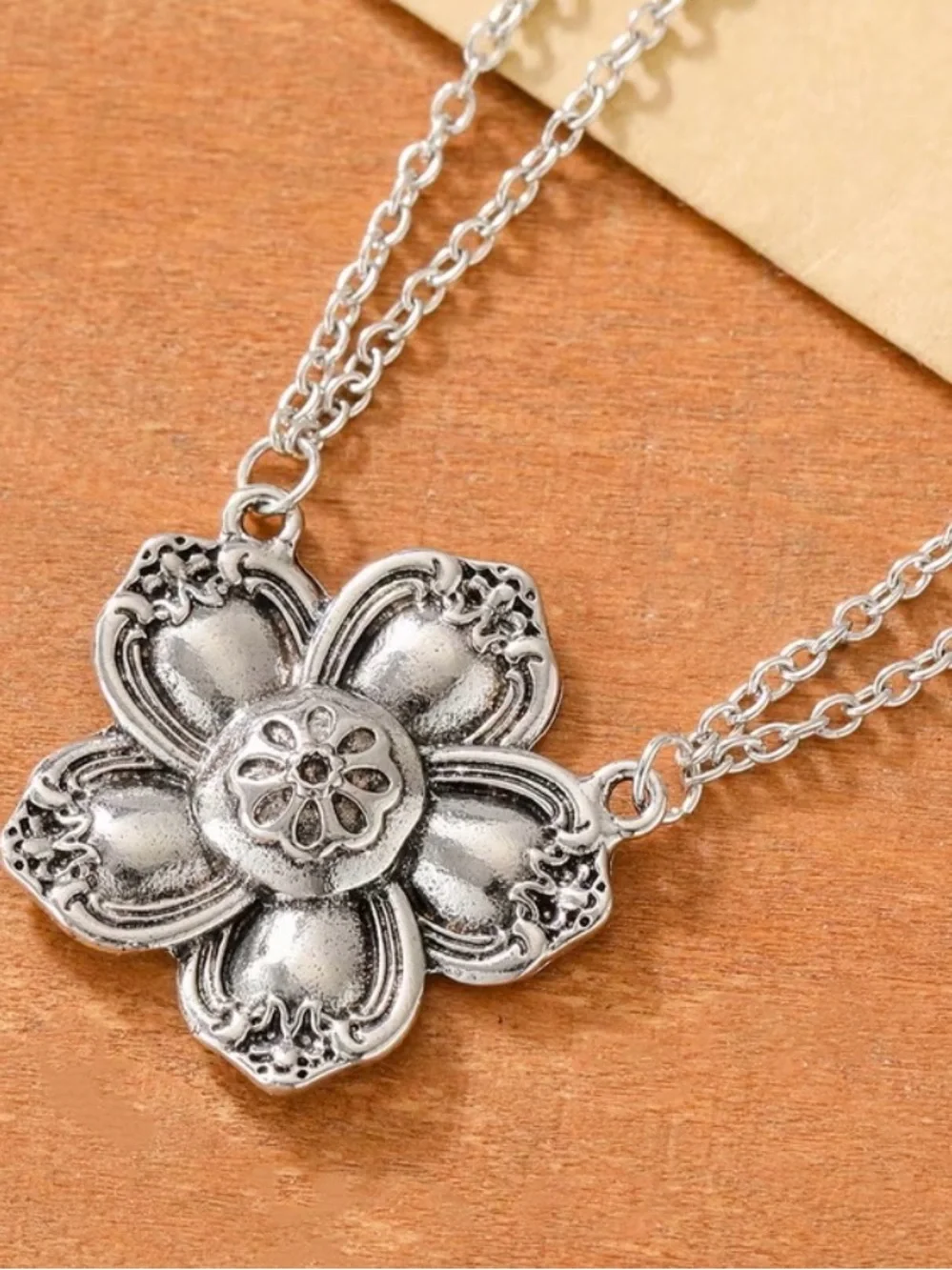 Silver Tone Vintage Style Floral Flower Pendant Necklace